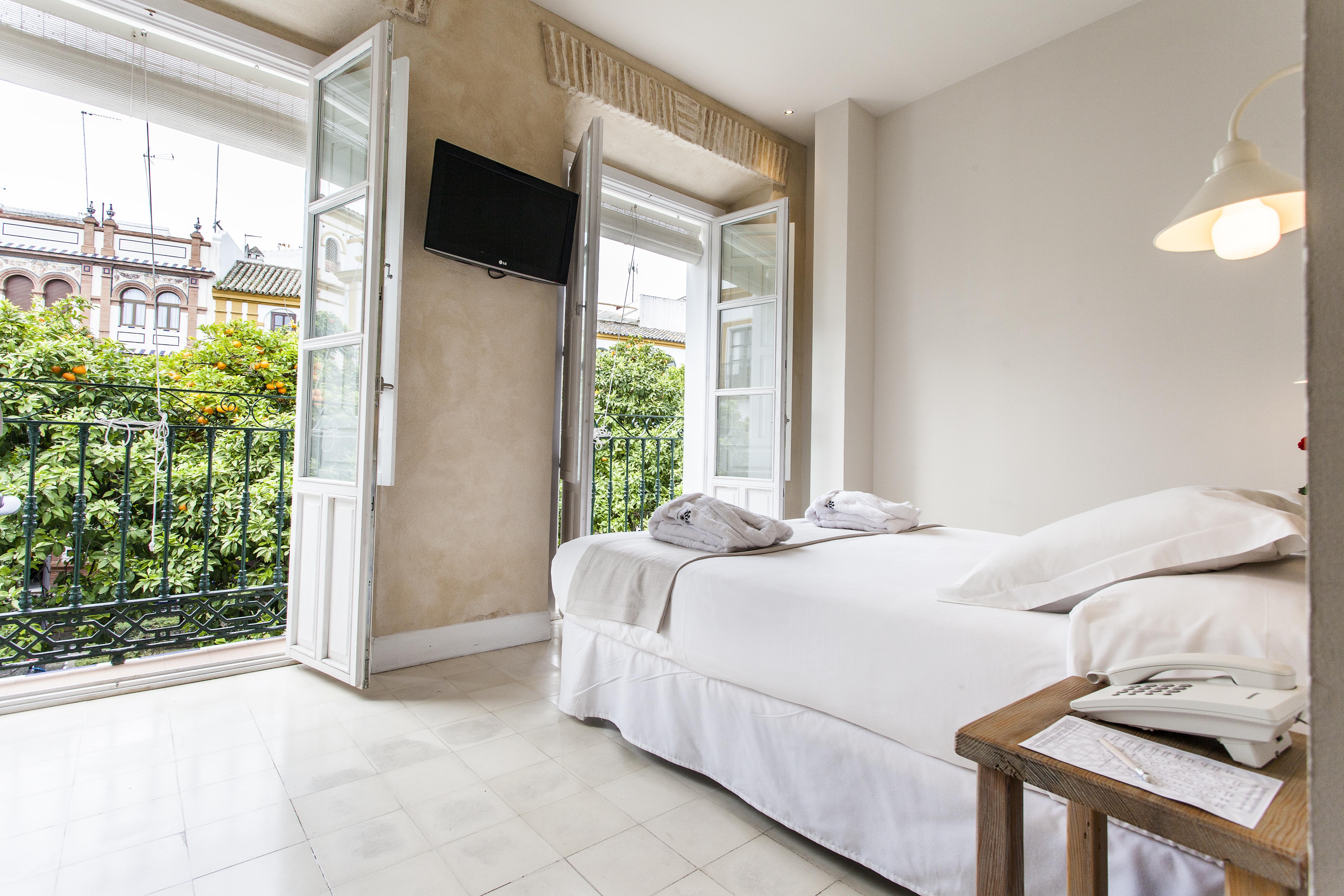 Hotel Boutique Elvira Plaza Севиля Екстериор снимка