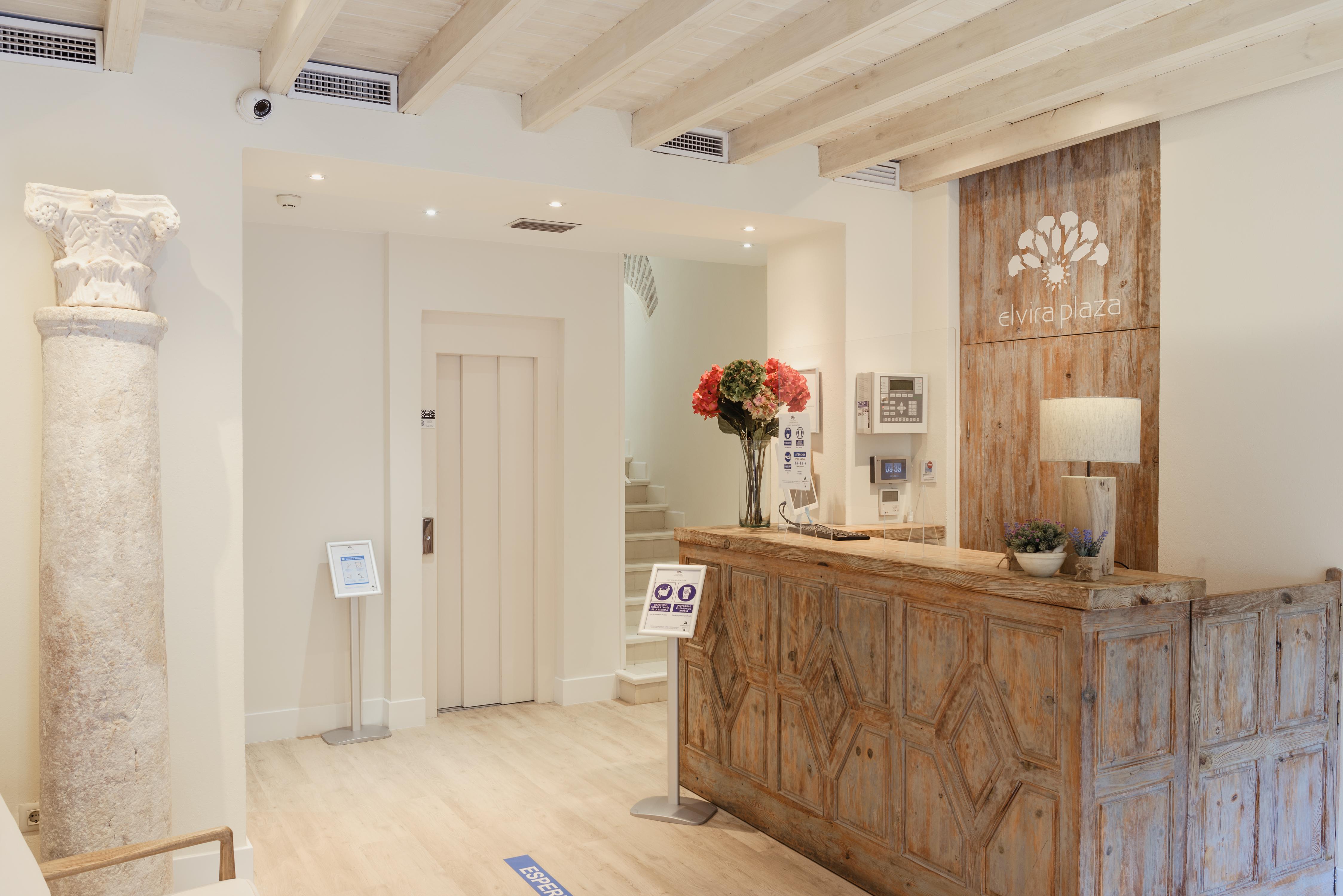 Hotel Boutique Elvira Plaza Севиля Екстериор снимка