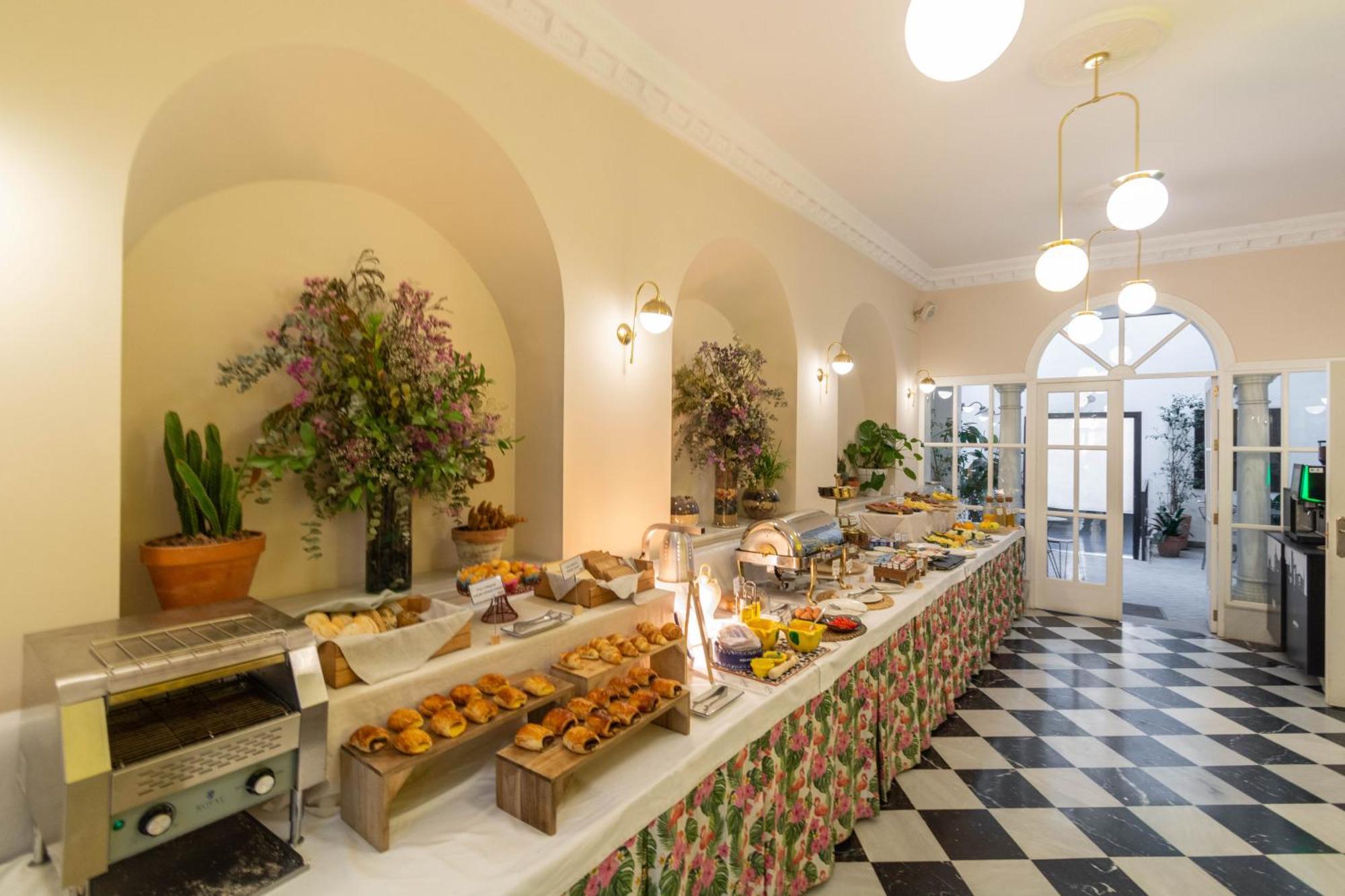 Hotel Boutique Elvira Plaza Севиля Екстериор снимка