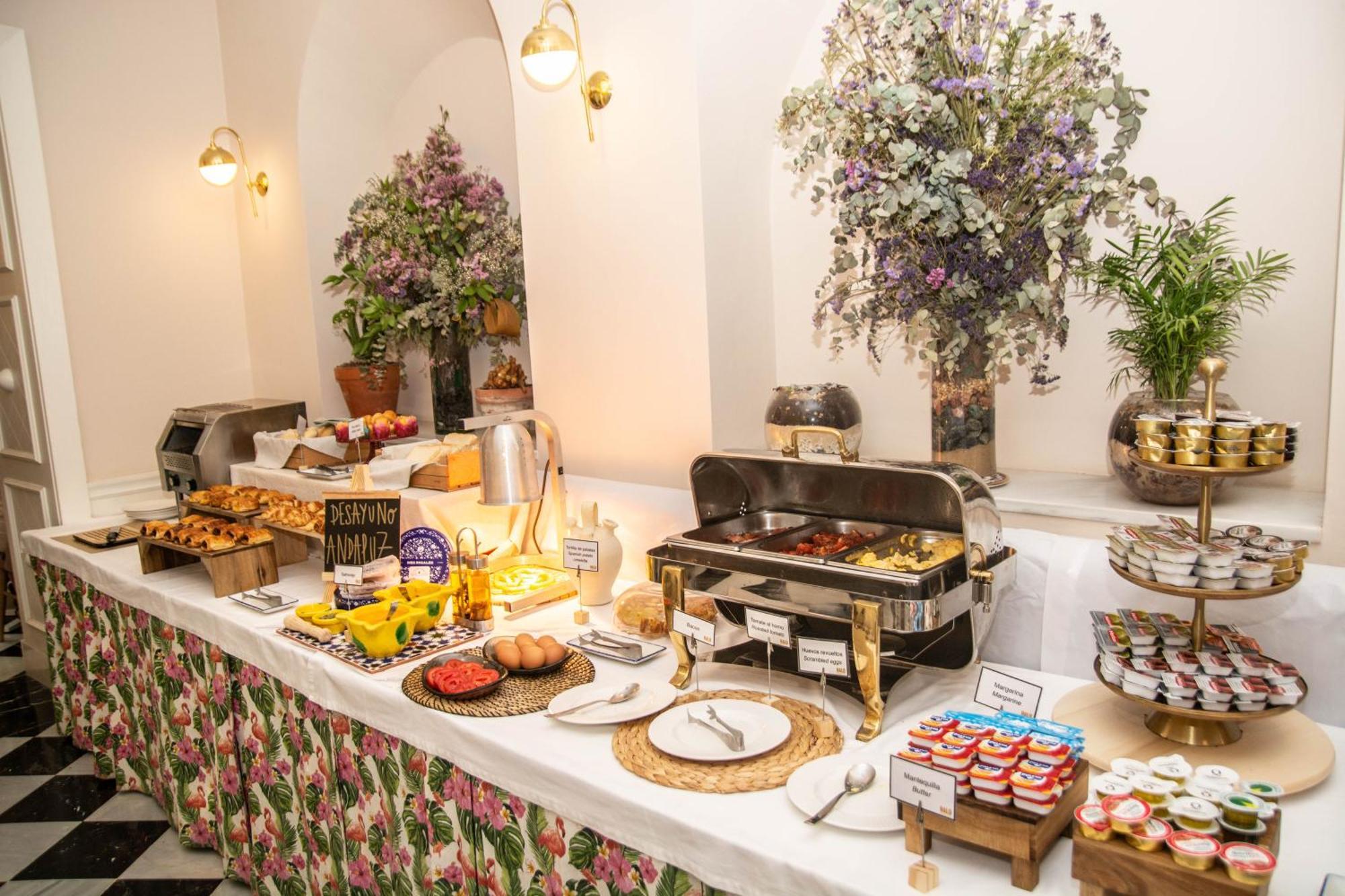 Hotel Boutique Elvira Plaza Севиля Екстериор снимка